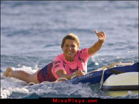 Surf - Tow in Fiji wave